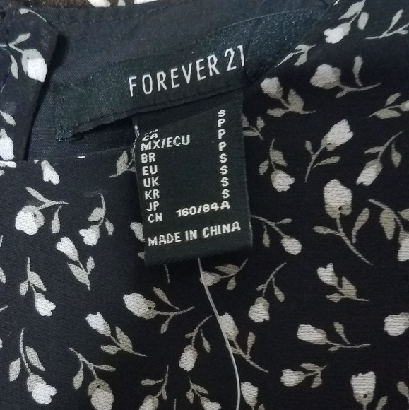 NWT Ditsy Floral Print Chiffon Mini Dress Size Small - Picture 8 of 8